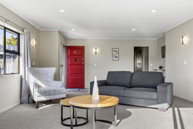 Photo of property in 7 Kathleen Place, Rainbow Point, Taupo, 3330
