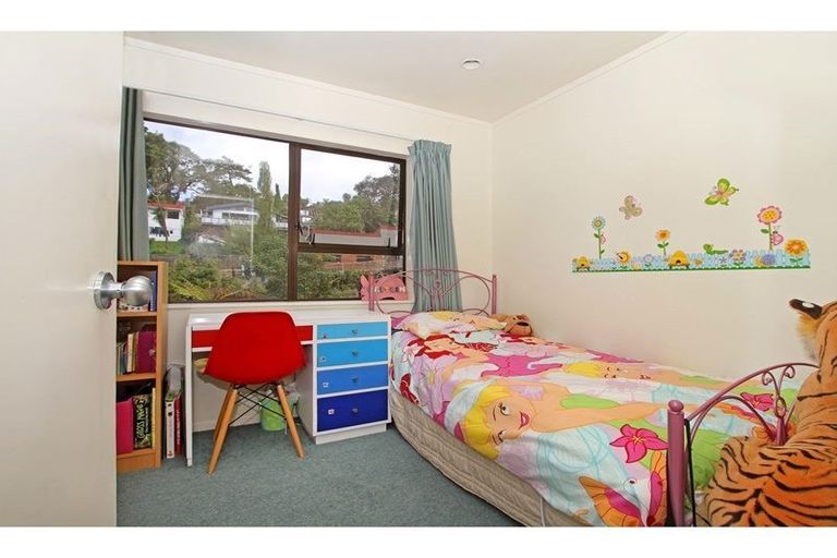 Photo of property in 2/1 Flavia Close, Torbay, Auckland, 0630