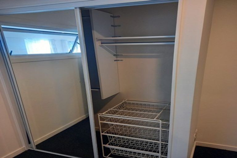 Photo of property in Terrace Heights Apartments, 2a/163 The Terrace, Wellington Central, Wellington, 6011