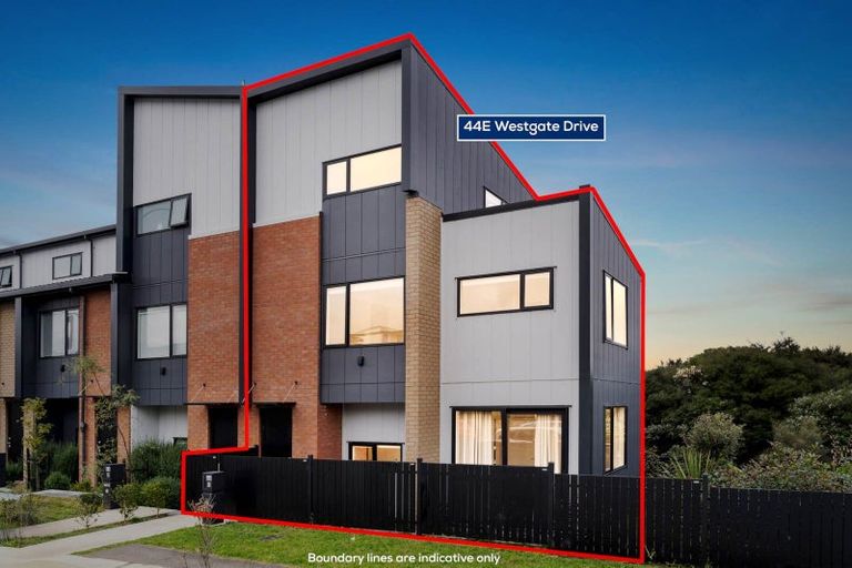 Photo of property in 44e Westgate Drive, Westgate, Auckland, 0614