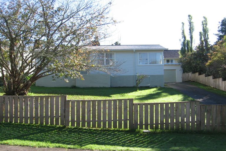 Photo of property in 5 Mariana Place, Glen Eden, Auckland, 0602
