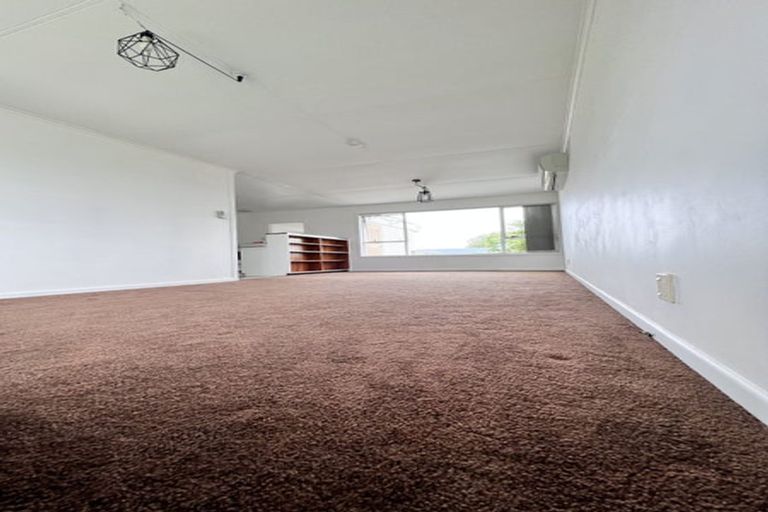 Photo of property in 93 Henderson Valley Road, Henderson, Auckland, 0612