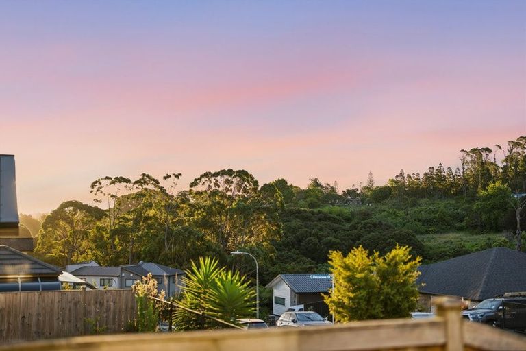 Photo of property in 6a Kaimai Avenue, Massey, 0614