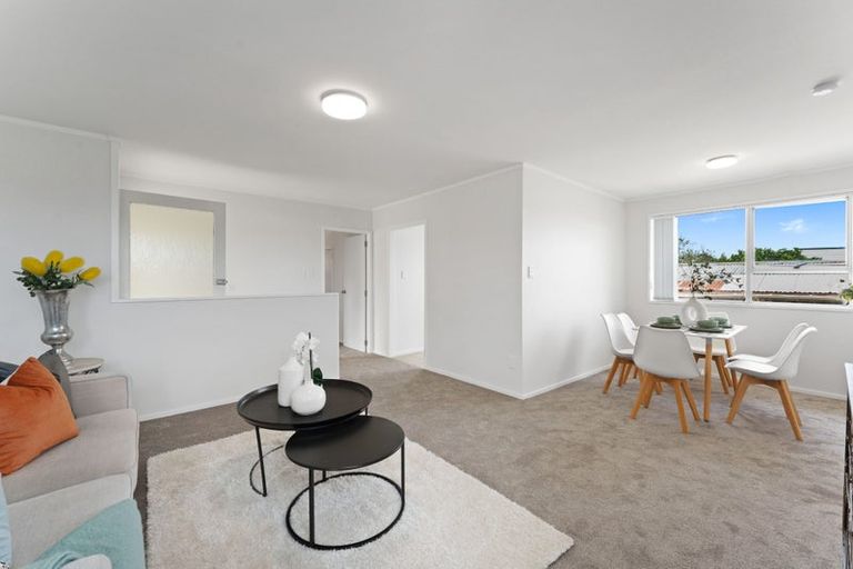 Photo of property in 2/48 Archmillen Avenue, Pakuranga Heights, Auckland, 2010