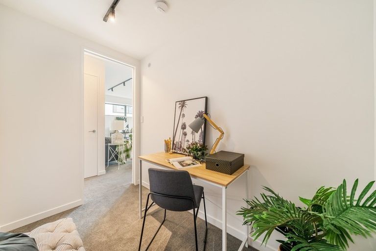 Photo of property in 67u2 Tiketike Way, Brooklyn, Wellington, 6021