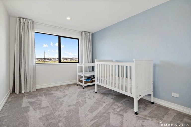 Photo of property in 16 Ruxton Road, Wainui, 0932