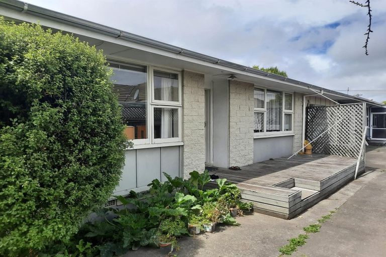 Photo of property in 5 Daniels Road, Redwood, Christchurch, 8051