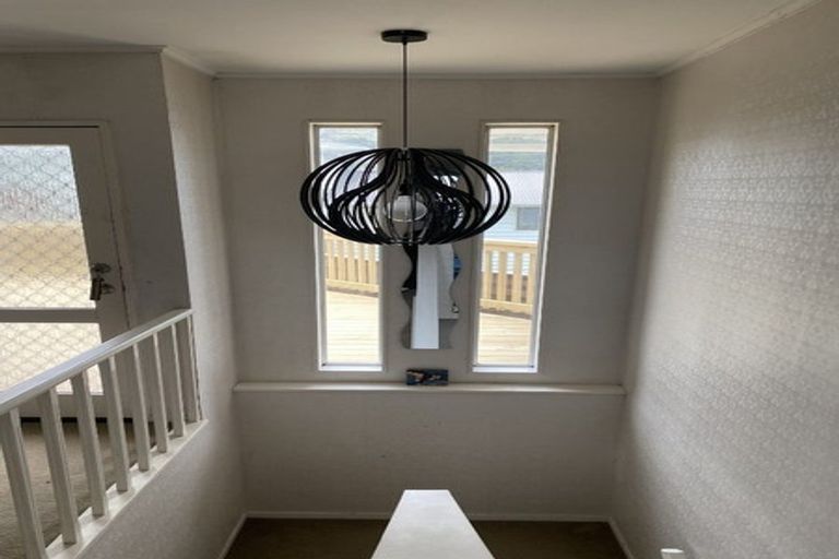 Photo of property in 110 Taylor Terrace, Tawa, Wellington, 5028