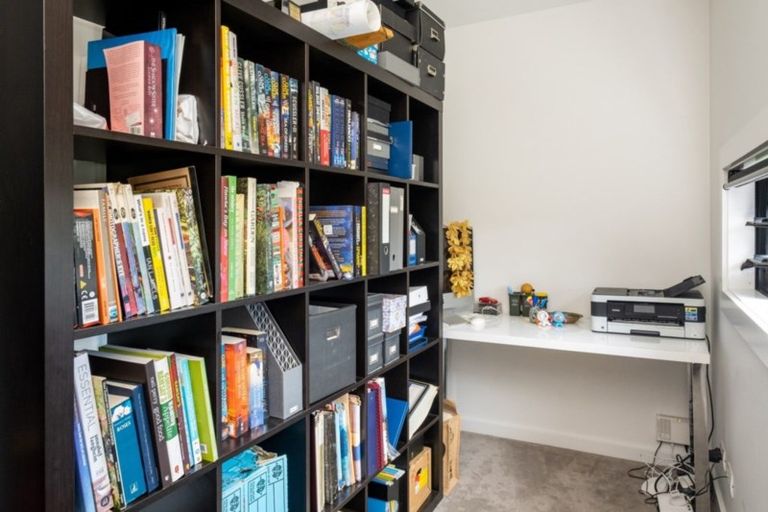 Photo of property in 18c Cambridge Terrace, Taradale, Napier, 4112