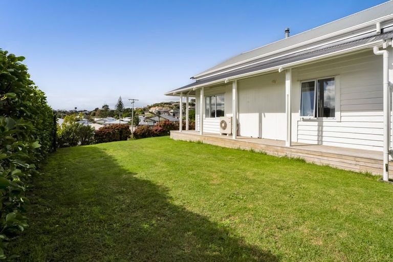 Photo of property in 15e Rospeath Crescent, Spotswood, New Plymouth, 4310
