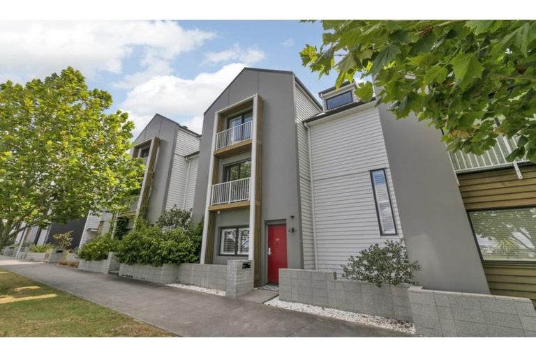 Photo of property in 30 Squadron Drive, Hobsonville, Auckland, 0616