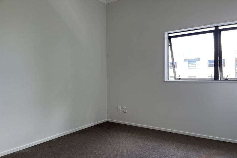 Photo of property in 9/46 Carlos Drive, Flat Bush, Auckland, 2016