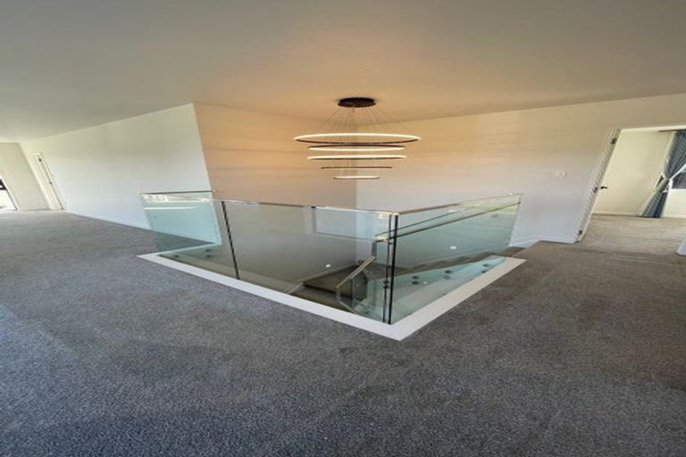 Photo of property in 4 Celestial Crescent, Orewa, 0931