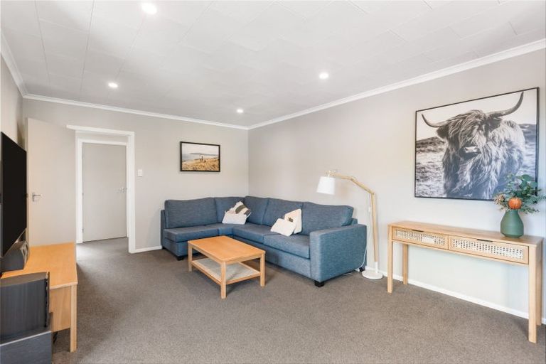 Photo of property in 16 Spicer Place, Tawa, Wellington, 5028