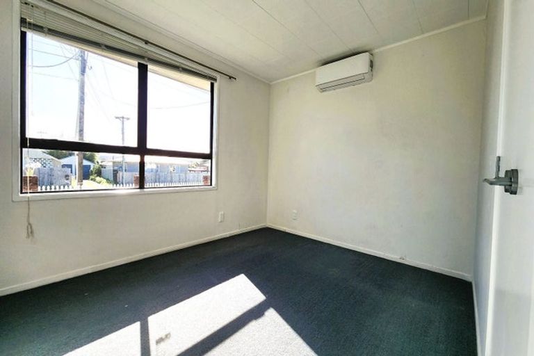 Photo of property in 109 Rathgar Road, Henderson, Auckland, 0610