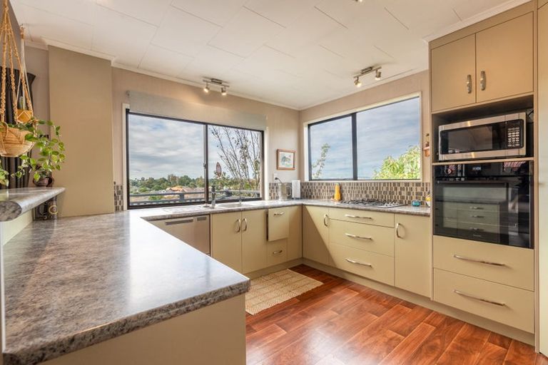 Photo of property in 13 Houhere Place, Pukete, Hamilton, 3200
