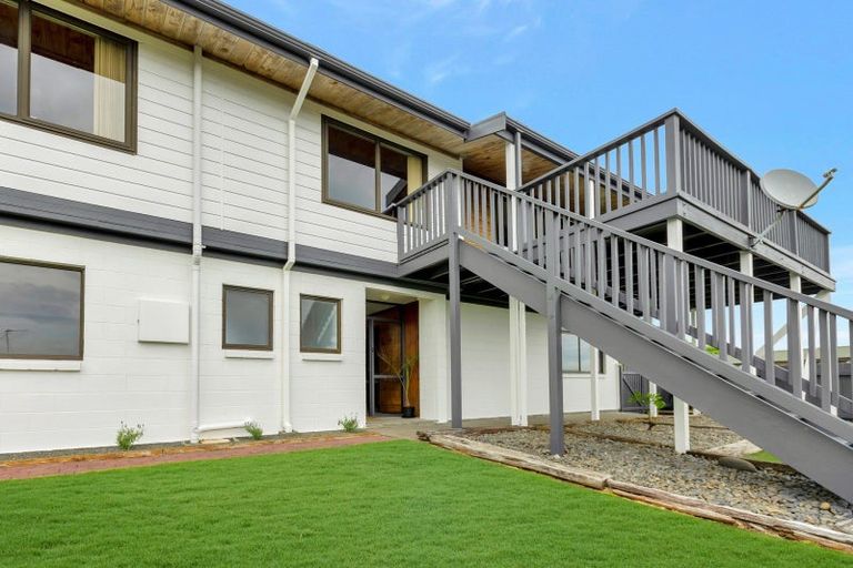 Photo of property in 9 Darwin Crescent, Spotswood, New Plymouth, 4310