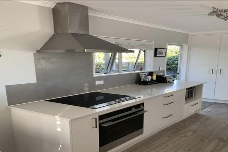 Photo of property in 330b Whangaparaoa Road, Stanmore Bay, Whangaparaoa, 0932