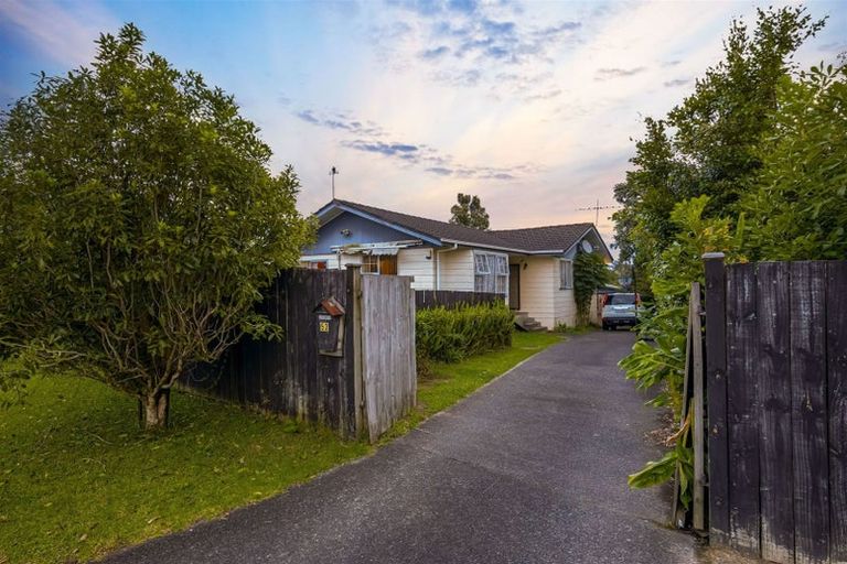 Photo of property in 53 Donovan Avenue, Massey, Auckland, 0614