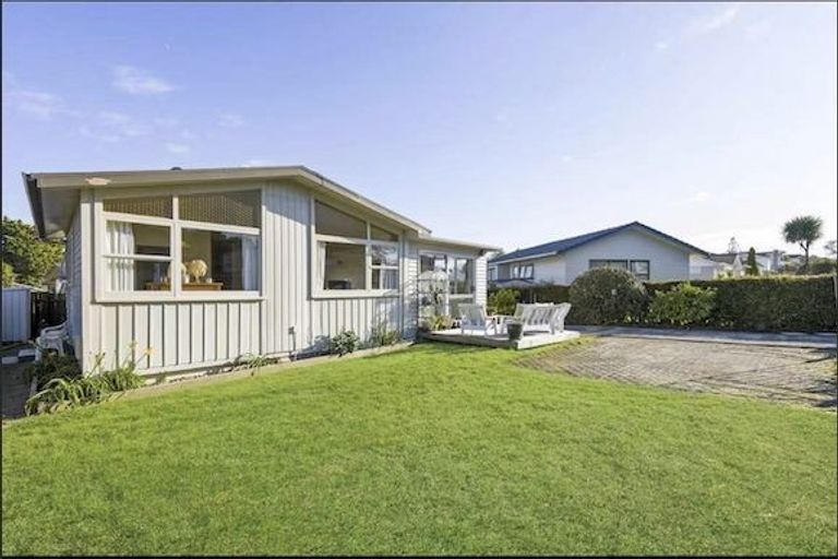 Photo of property in 37 Minaret Drive, Bucklands Beach, Auckland, 2014