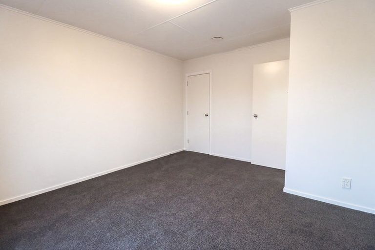 Photo of property in 16 Coromandel Court, Roslyn, Palmerston North, 4414