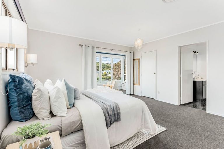 Photo of property in 11 The Anchorage, Whitby, Porirua, 5024