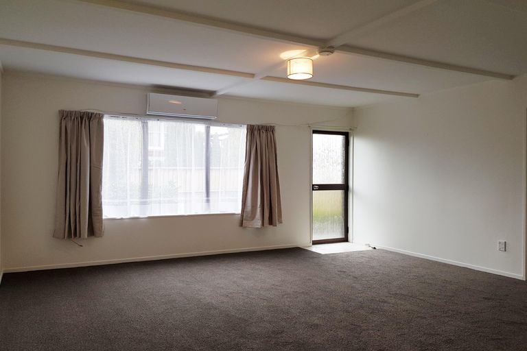 Photo of property in 4/25 Waterview Road West, Takanini, 2112