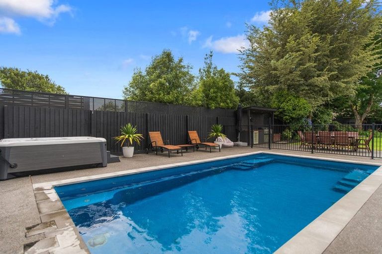 Photo of property in 52 Regent's Park Drive, Casebrook, Christchurch, 8051