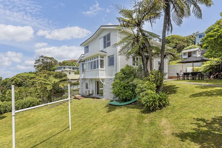 Photo of property in 17 Fortunatus Street, Brooklyn, Wellington, 6021