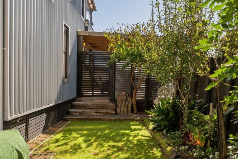 Photo of property in 988 Papamoa Beach Road, Papamoa Beach, Papamoa, 3118