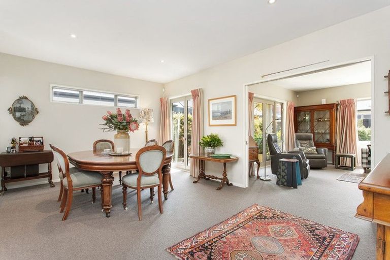 Photo of property in 69 Jeffreys Road, Fendalton, Christchurch, 8052
