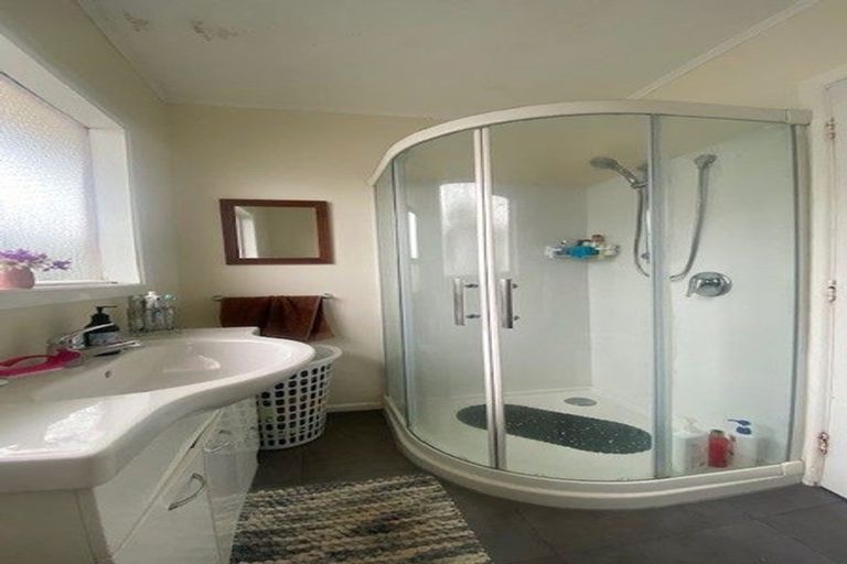 Photo of property in 18 Buckley Road, Southgate, Wellington, 6023