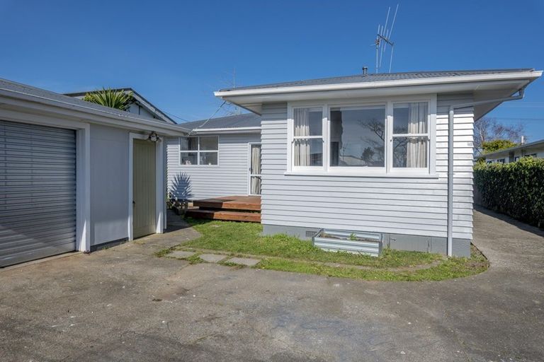 Photo of property in 98 Queen Street West, Levin, 5510