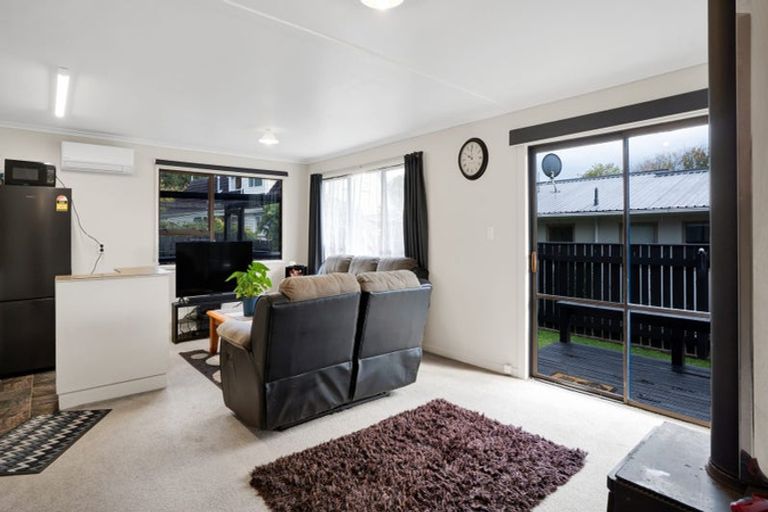 Photo of property in 1c Oswald Place, Stratford, 4332