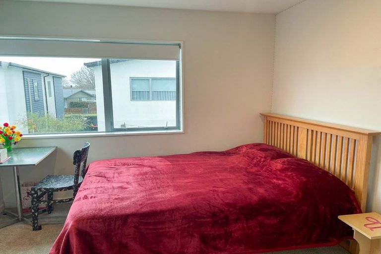 Photo of property in 9 Longueval Lane, Broomfield, Christchurch, 8042