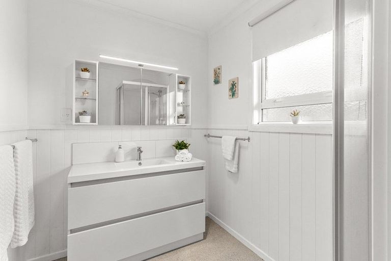 Photo of property in 14c Cowling Road, Hurdon, New Plymouth, 4310