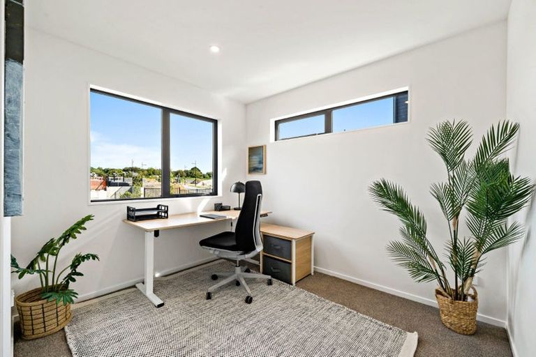 Photo of property in 1/4 Limestone Drive, Hobsonville, Auckland, 0616