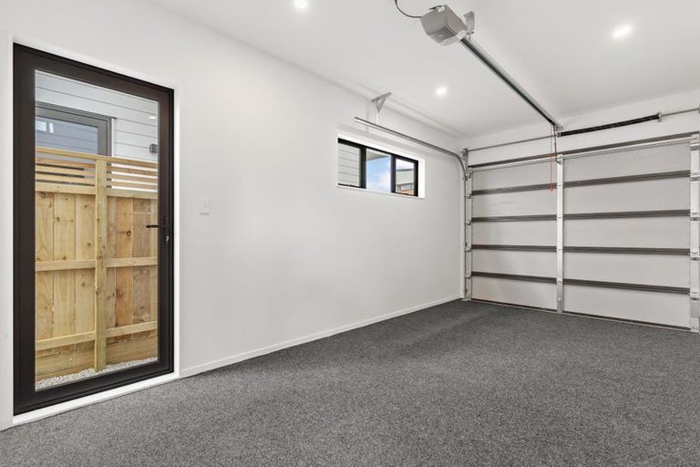 Photo of property in 27 Whiteywood Street, Westgate, Auckland, 0814