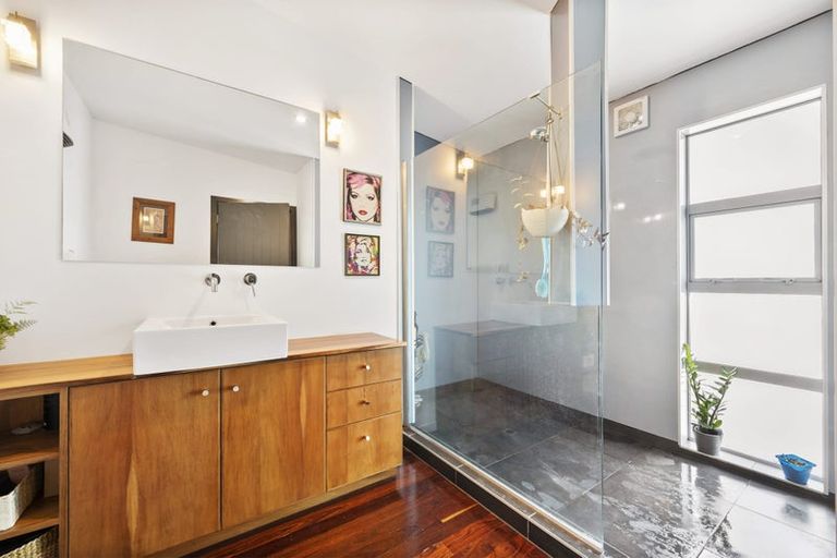 Photo of property in 30b Kaihuia Street, Northland, Wellington, 6012