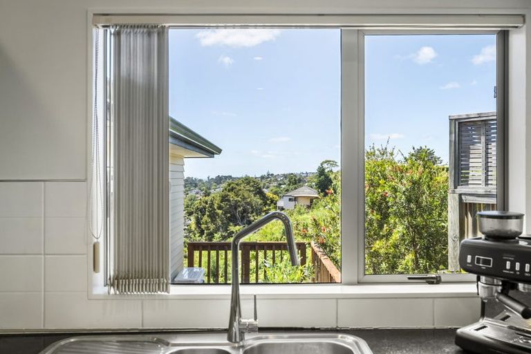 Photo of property in 60a Topliss Drive, Northcross, Auckland, 0632