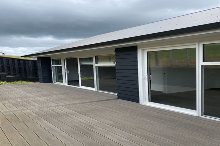 Photo of property in 11 Bale Way, Pukekohe, 2120