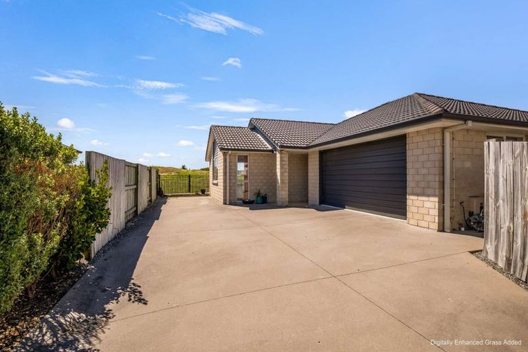 Photo of property in 10 Selliera Place, Papamoa Beach, Papamoa, 3118
