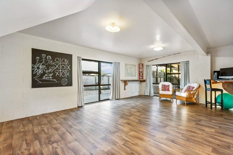 Photo of property in 33b Kauri Road, Stanmore Bay, Whangaparaoa, 0932