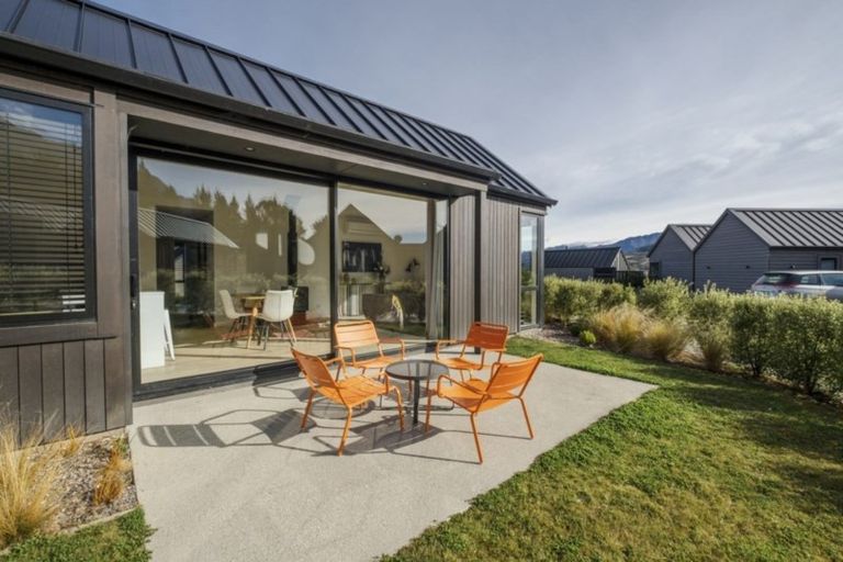 Photo of property in 4 Kotuku Lane, Jacks Point, Queenstown, 9371