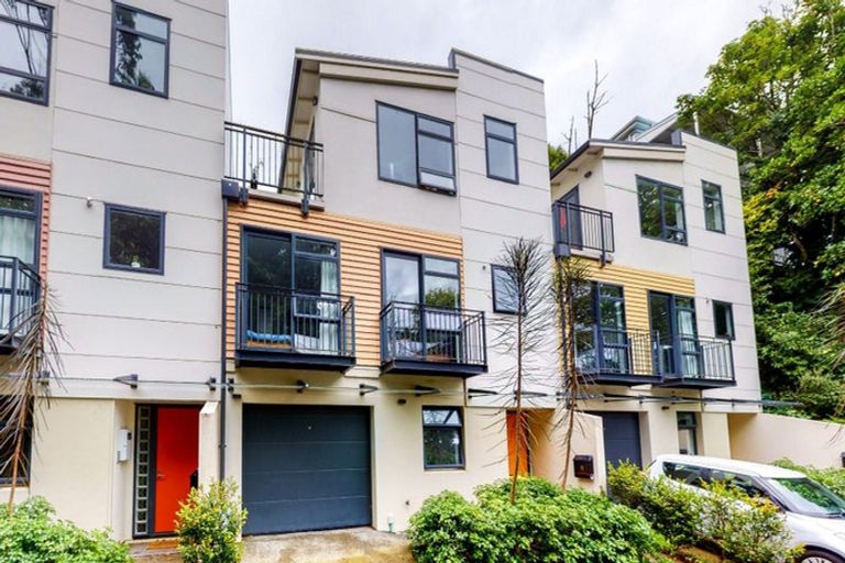 Photo of property in 13 San Sebastian Road, Kelburn, Wellington, 6012
