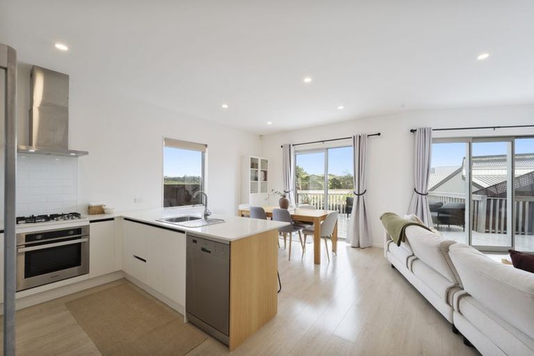 Photo of property in 103 Waekahu Road, Westgate, Auckland, 0814