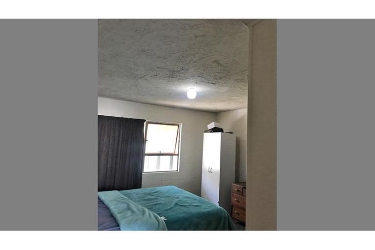 Photo of property in 38 Makora Road, Massey, Auckland, 0614