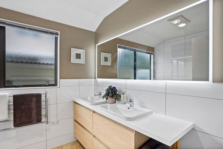 Photo of property in 23 Vista Paku, Pauanui, Hikuai, 3579