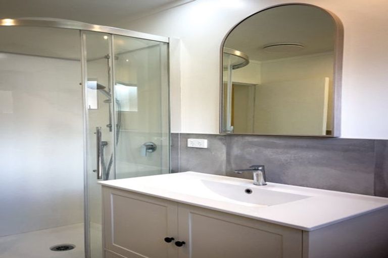 Photo of property in 4/59 Rangatira Road, Beach Haven, Auckland, 0626
