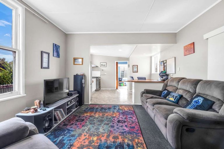 Photo of property in 16 Bignell Street, Gonville, Whanganui, 4501